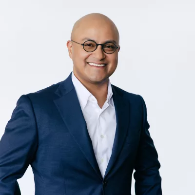 Das Foto zeigt Dr. Ernesto Cruz Ruiz